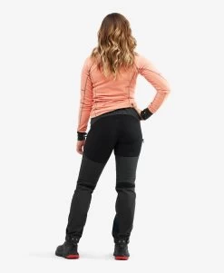 Nordwand Pro Short Pants Women Anthracite -Women's clothing 10307 2179 image 2